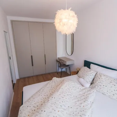 Milie Modern Chic Urban In Wider Centre Διαμέρισμα Μπρατισλάβα